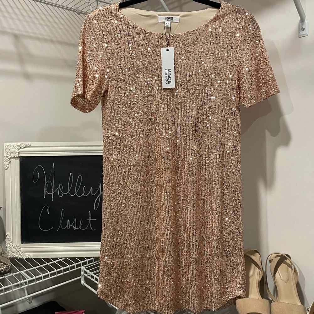 BB DAKOTA GOLD SPARKLE DRESS NWT SIZE XS - Picture 2 of 5